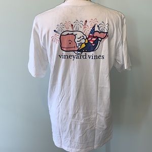 Vineyard Vines Holiday T-shirt